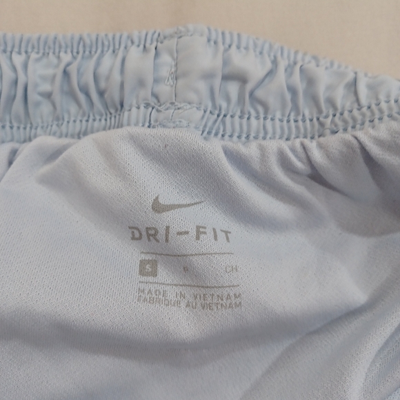 Nike dry fit shorts - Picture 2 of 3